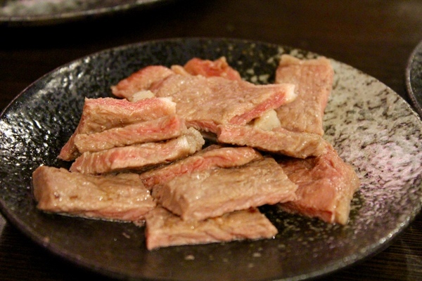 碳味亭和牛炭火燒肉：[台南]新營美術園區附近 頂級和牛料理 碳味亭和牛炭火燒肉