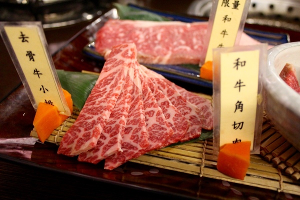 碳味亭和牛炭火燒肉：[台南]新營美術園區附近 頂級和牛料理 碳味亭和牛炭火燒肉