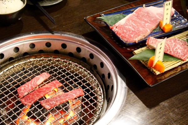 碳味亭和牛炭火燒肉：[台南]新營美術園區附近 頂級和牛料理 碳味亭和牛炭火燒肉