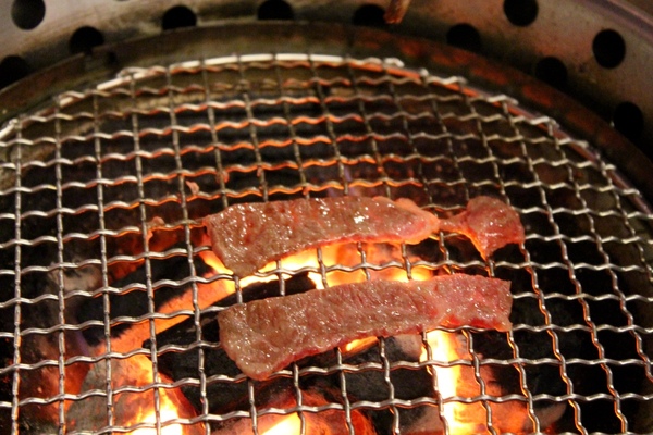 碳味亭和牛炭火燒肉：[台南]新營美術園區附近 頂級和牛料理 碳味亭和牛炭火燒肉