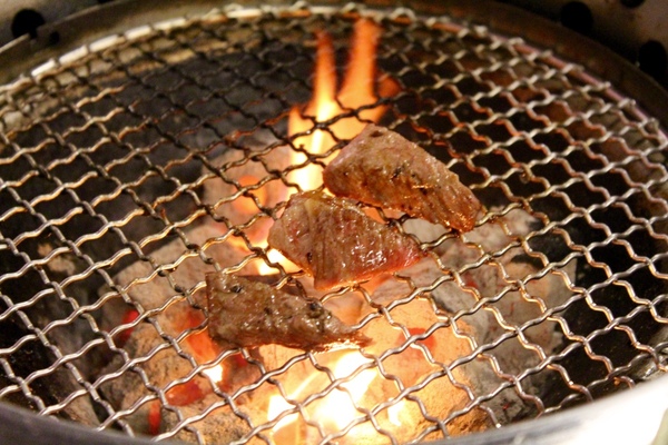 碳味亭和牛炭火燒肉：[台南]新營美術園區附近 頂級和牛料理 碳味亭和牛炭火燒肉