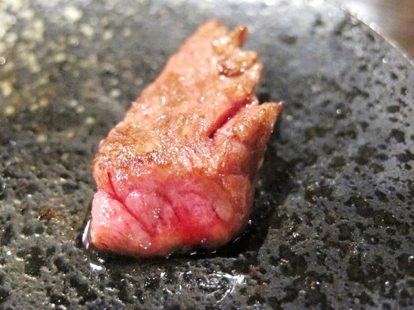 碳味亭和牛炭火燒肉：（台南。新營區美食）『碳味亭』和牛炭火燒肉 專賣。快來跟著巨鼠到新營，進行一趟頂級和牛探索之旅!