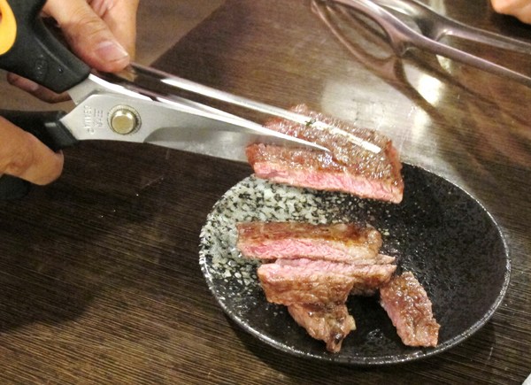 碳味亭和牛炭火燒肉：（台南。新營區美食）『碳味亭』和牛炭火燒肉 專賣。快來跟著巨鼠到新營，進行一趟頂級和牛探索之旅!