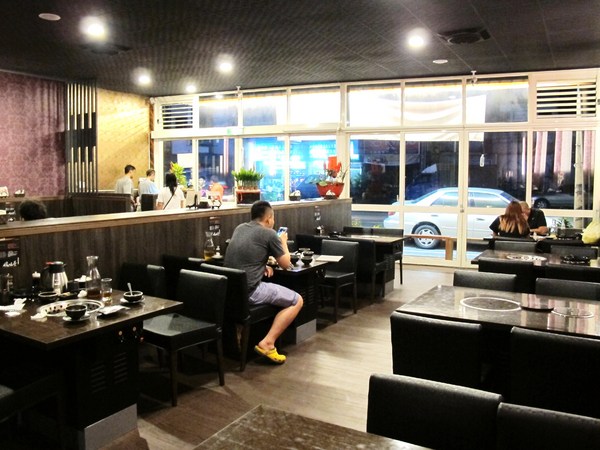 碳味亭和牛炭火燒肉：（台南。新營區美食）『碳味亭』和牛炭火燒肉 專賣。快來跟著巨鼠到新營，進行一趟頂級和牛探索之旅!