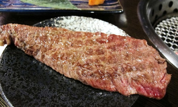 碳味亭和牛炭火燒肉：（台南。新營區美食）『碳味亭』和牛炭火燒肉 專賣。快來跟著巨鼠到新營，進行一趟頂級和牛探索之旅!