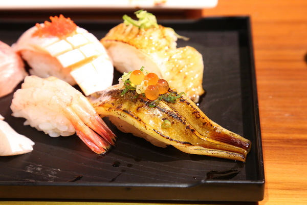 神奈川日式平價料理：[台南]中西區 新鮮生魚片 神奈川日式平價料理