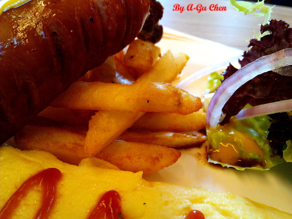 三胡町-Bistro：【臺南Ω東區】三胡町。擁有老屋外貌而內蘊現代靈魂的餐酒坊