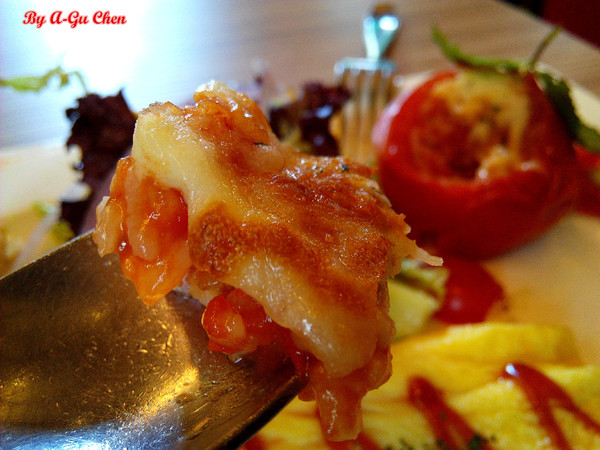 三胡町-Bistro：【臺南Ω東區】三胡町。擁有老屋外貌而內蘊現代靈魂的餐酒坊