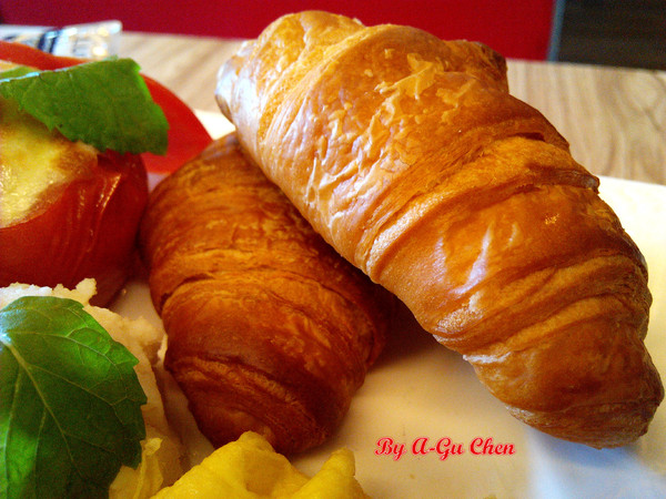 三胡町-Bistro：【臺南Ω東區】三胡町。擁有老屋外貌而內蘊現代靈魂的餐酒坊