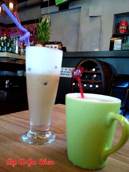 三胡町-Bistro：【臺南Ω東區】三胡町。擁有老屋外貌而內蘊現代靈魂的餐酒坊