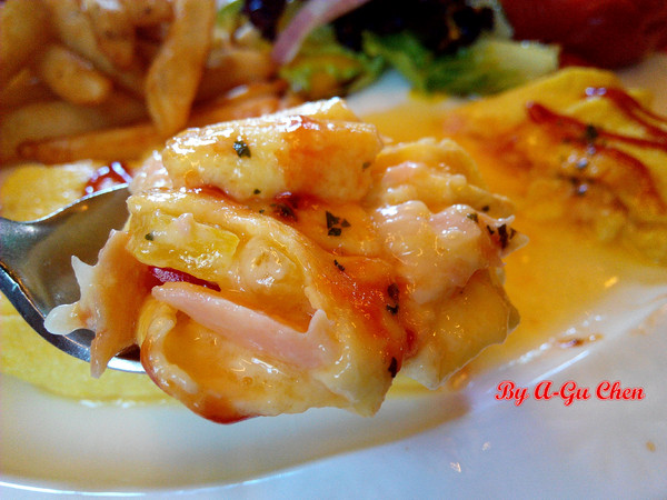 三胡町-Bistro：【臺南Ω東區】三胡町。擁有老屋外貌而內蘊現代靈魂的餐酒坊