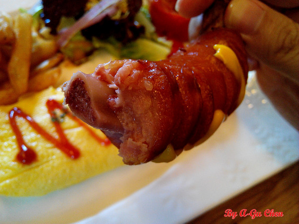 三胡町-Bistro：【臺南Ω東區】三胡町。擁有老屋外貌而內蘊現代靈魂的餐酒坊