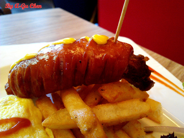 三胡町-Bistro：【臺南Ω東區】三胡町。擁有老屋外貌而內蘊現代靈魂的餐酒坊