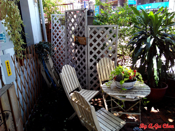 三胡町-Bistro：【臺南Ω東區】三胡町。擁有老屋外貌而內蘊現代靈魂的餐酒坊