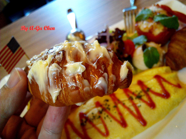 三胡町-Bistro：【臺南Ω東區】三胡町。擁有老屋外貌而內蘊現代靈魂的餐酒坊