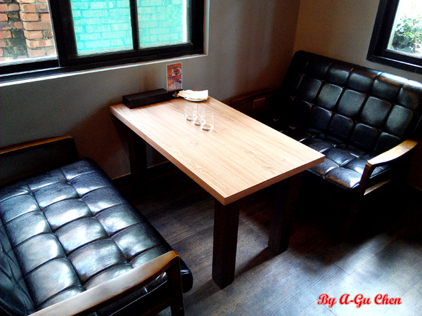 三胡町-Bistro：【臺南Ω東區】三胡町。擁有老屋外貌而內蘊現代靈魂的餐酒坊