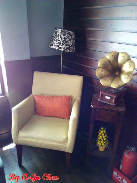 三胡町-Bistro：【臺南Ω東區】三胡町。擁有老屋外貌而內蘊現代靈魂的餐酒坊