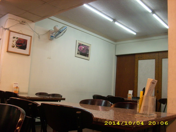 麵麵俱到：麵店裡面養象魚？