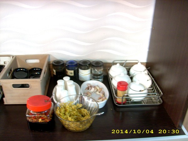 麵麵俱到：麵店裡面養象魚？