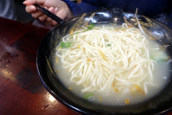 鵝肉侯:(胖樺食記)永和區平價高CP值小吃店「鵝肉侯」,不僅便當還有美味小菜可點。永和美食/菠菜炒蛋/炒山豬肉/炒三層肉