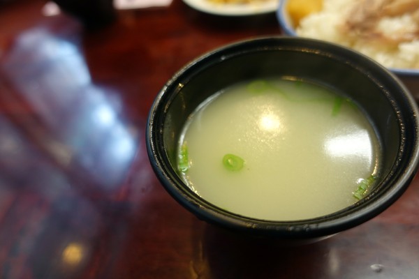 鵝肉侯:(胖樺食記)永和區平價高CP值小吃店「鵝肉侯」,不僅便當還有美味小菜可點。永和美食/菠菜炒蛋/炒山豬肉/炒三層肉