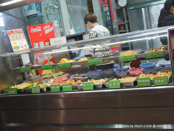 雞樂蜜汁雞排.炸雞連鎖專賣店(東區大智店)：【食記】台中雞樂蜜汁雞排.炸雞連鎖專賣店-大智總店@東區大魯閣新時代購物中心 : 口感香酥多汁, 菜單與經營態度恐需加強