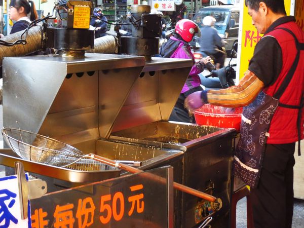 【新莊美食】江家脆皮雞翅-從餐車變到路邊攤的炸雞店