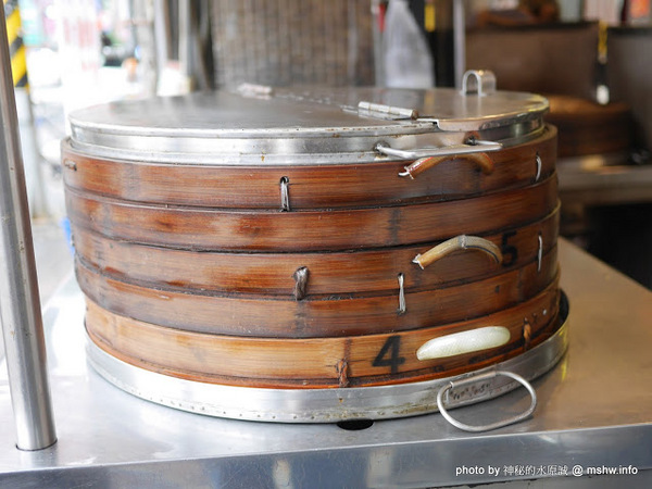肉圓真清蒸肉圓:【食記】新北肉圓真手作傳統美食@新店崇光女中&耕莘醫院-捷運MRT七張 : 手工自製的南部老味道, 蒸的好吃又不油膩呢!!