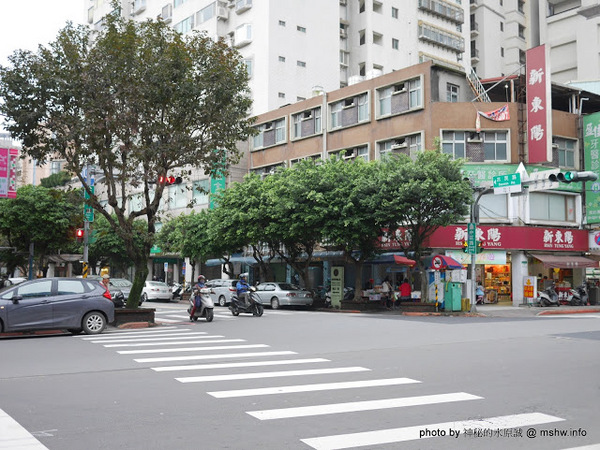 肉圓真清蒸肉圓:【食記】新北肉圓真手作傳統美食@新店崇光女中&耕莘醫院-捷運MRT七張 : 手工自製的南部老味道, 蒸的好吃又不油膩呢!!