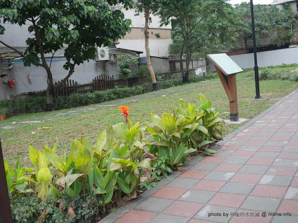 肉圓真清蒸肉圓:【食記】新北肉圓真手作傳統美食@新店崇光女中&耕莘醫院-捷運MRT七張 : 手工自製的南部老味道, 蒸的好吃又不油膩呢!!