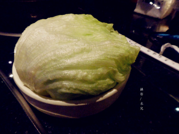 石頭日式炭火燒肉(新泰-尊榮旗艦店):【新北市泰山區。火烤吃到飽】石頭日式炭火燒肉 / 新泰-尊榮旗艦店 學生聚餐好地方!!!