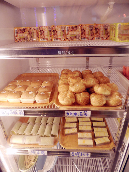 石頭日式炭火燒肉(新泰-尊榮旗艦店):【新北市泰山區。火烤吃到飽】石頭日式炭火燒肉 / 新泰-尊榮旗艦店 學生聚餐好地方!!!