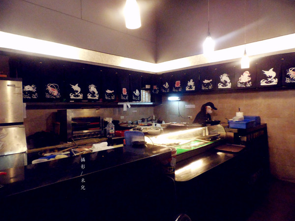 石頭日式炭火燒肉(新泰-尊榮旗艦店):【新北市泰山區。火烤吃到飽】石頭日式炭火燒肉 / 新泰-尊榮旗艦店 學生聚餐好地方!!!