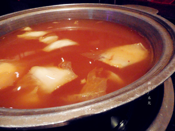 石頭日式炭火燒肉(新泰-尊榮旗艦店):【新北市泰山區。火烤吃到飽】石頭日式炭火燒肉 / 新泰-尊榮旗艦店 學生聚餐好地方!!!