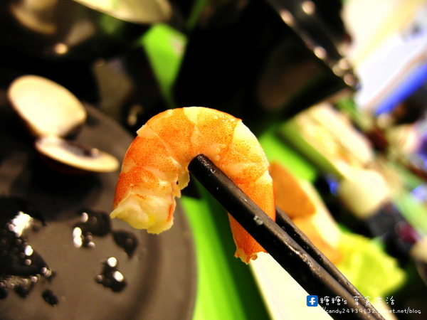 陶湘涮涮鍋(大業店):〖台中│美食〗陶湘涮涮鍋(大業店) ❤ 台中避冬美食新選擇,來自台南日式涮涮鍋,活跳跳的蝦子新鮮上桌,不僅是海鮮,就連肉品也超好吃!!