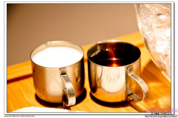 CU Cafe:【美食♥松山】☼CU cafe ☼彩虹千層派/香蕉芭娜娜/草莓起士蛋糕/冰滴咖啡每一樣都超級吸睛♥♥