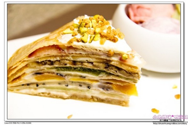 CU Cafe:【美食♥松山】☼CU cafe ☼彩虹千層派/香蕉芭娜娜/草莓起士蛋糕/冰滴咖啡每一樣都超級吸睛♥♥