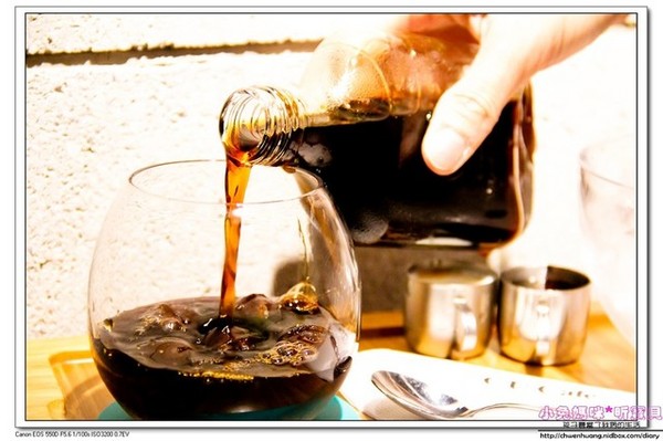 CU Cafe:【美食♥松山】☼CU cafe ☼彩虹千層派/香蕉芭娜娜/草莓起士蛋糕/冰滴咖啡每一樣都超級吸睛♥♥