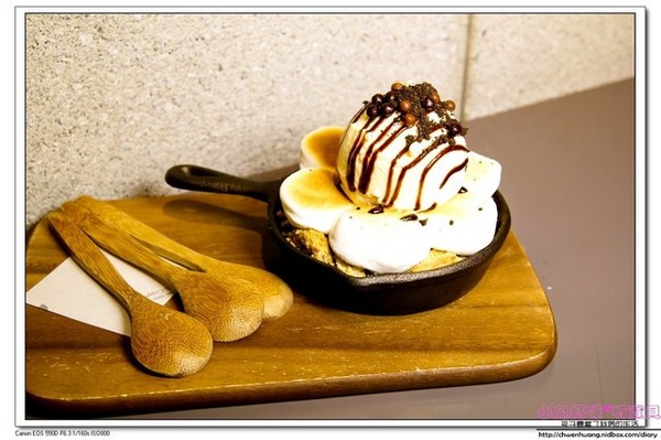 CU Cafe:【美食♥松山】☼CU cafe ☼彩虹千層派/香蕉芭娜娜/草莓起士蛋糕/冰滴咖啡每一樣都超級吸睛♥♥