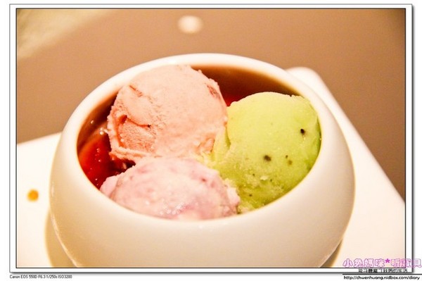 CU Cafe:【美食♥松山】☼CU cafe ☼彩虹千層派/香蕉芭娜娜/草莓起士蛋糕/冰滴咖啡每一樣都超級吸睛♥♥