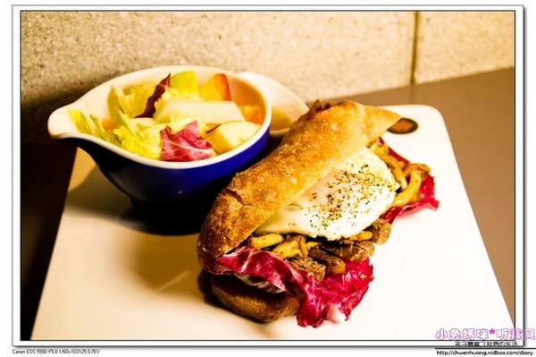 CU Cafe:【美食♥松山】☼CU cafe ☼彩虹千層派/香蕉芭娜娜/草莓起士蛋糕/冰滴咖啡每一樣都超級吸睛♥♥