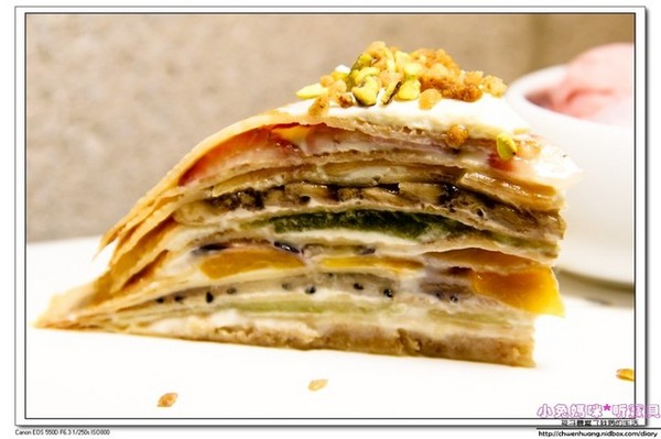 CU Cafe:【美食♥松山】☼CU cafe ☼彩虹千層派/香蕉芭娜娜/草莓起士蛋糕/冰滴咖啡每一樣都超級吸睛♥♥