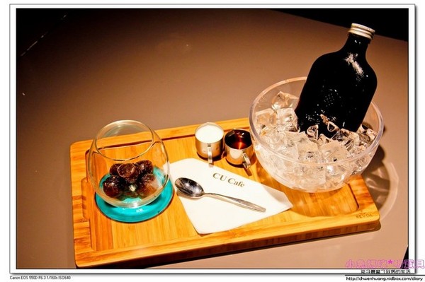 CU Cafe:【美食♥松山】☼CU cafe ☼彩虹千層派/香蕉芭娜娜/草莓起士蛋糕/冰滴咖啡每一樣都超級吸睛♥♥