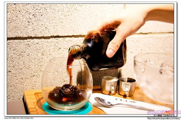 CU Cafe:【美食♥松山】☼CU cafe ☼彩虹千層派/香蕉芭娜娜/草莓起士蛋糕/冰滴咖啡每一樣都超級吸睛♥♥