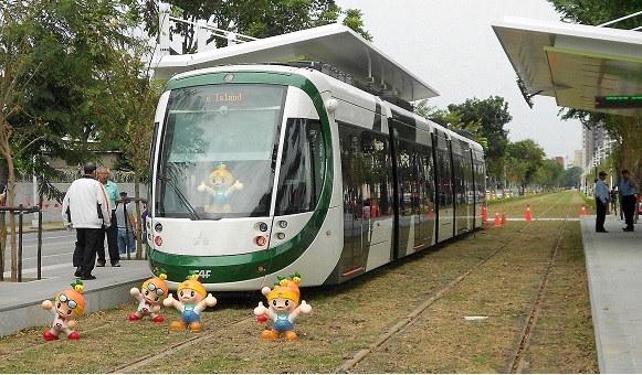 高雄捷運輕軌靜態測試(C2站體驗):來去搭輕軌~
