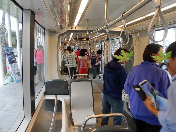 高雄捷運輕軌靜態測試(C2站體驗)：來去搭輕軌~