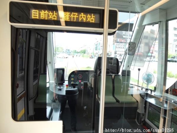 輕軌籬仔內站：【體驗。輕軌】2016年高雄輕軌試乘體驗。台灣第一條輕軌列車 試營運階段C1站-C4站免費搭乘