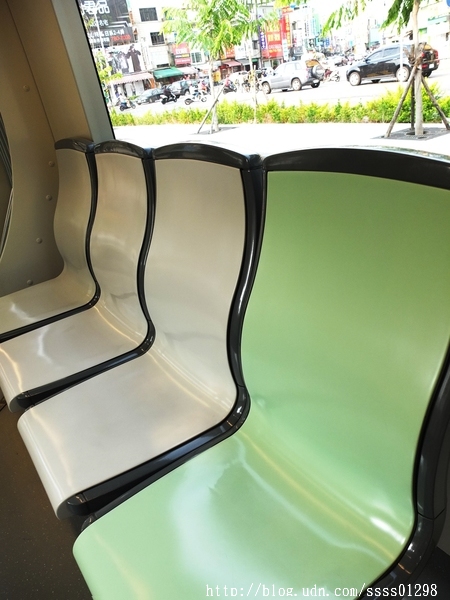 輕軌籬仔內站：【體驗。輕軌】2016年高雄輕軌試乘體驗。台灣第一條輕軌列車 試營運階段C1站-C4站免費搭乘