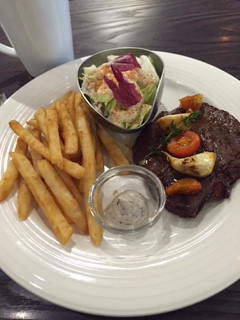 瓦法奇朵Waffogato(敦南店)：[W. 瓦法奇朵美式西餐廳-敦南店] 爐烤24小時雪花牛排只要99元(平日全天候供應!!)