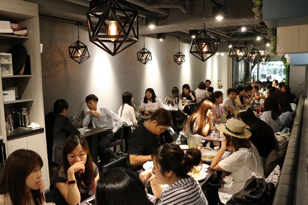 瓦法奇朵Waffogato(敦南店)：***Waffogato***     99元能吃到中西式餐點的謀和~!!   CP值高